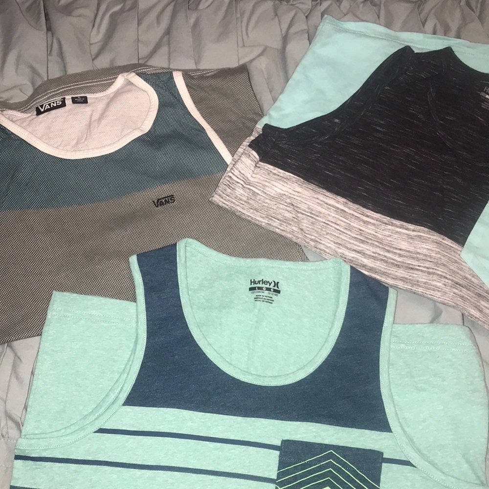 3 tank tops Vans & Hurley